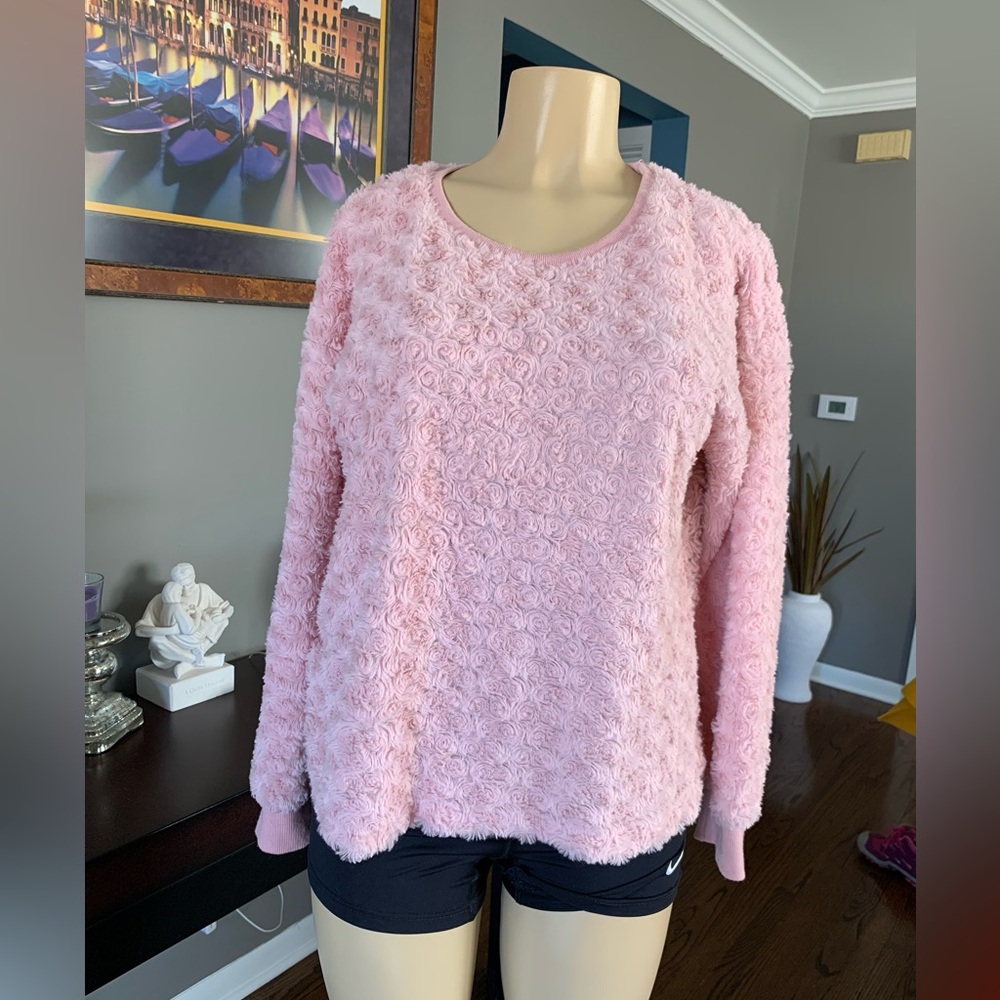 Knapp Studio fuzzy pink sweater size L